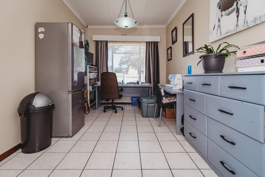 4 Bedroom Property for Sale in Bodorp Western Cape